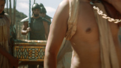 extant_GameOfThrones_3x07-TheBearAndTheMaidenFair_2114