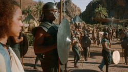 extant_GameOfThrones_3x07-TheBearAndTheMaidenFair_2159