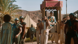 extant_GameOfThrones_3x07-TheBearAndTheMaidenFair_2167