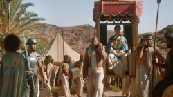 extant_GameOfThrones_3x07-TheBearAndTheMaidenFair_2169