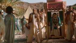 extant_GameOfThrones_3x07-TheBearAndTheMaidenFair_2180