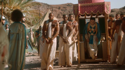 extant_GameOfThrones_3x07-TheBearAndTheMaidenFair_2181