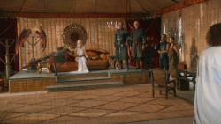 extant_GameOfThrones_3x07-TheBearAndTheMaidenFair_2188