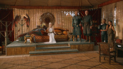 extant_GameOfThrones_3x07-TheBearAndTheMaidenFair_2190