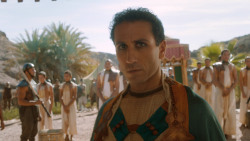 extant_GameOfThrones_3x07-TheBearAndTheMaidenFair_2204