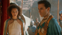 extant_GameOfThrones_3x07-TheBearAndTheMaidenFair_2212