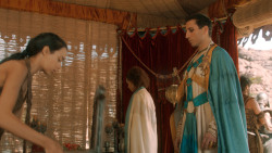 extant_GameOfThrones_3x07-TheBearAndTheMaidenFair_2241