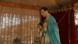 extant_GameOfThrones_3x07-TheBearAndTheMaidenFair_2246