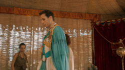 extant_GameOfThrones_3x07-TheBearAndTheMaidenFair_2248