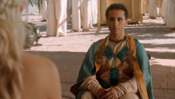 extant_GameOfThrones_3x07-TheBearAndTheMaidenFair_2254
