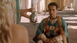 extant_GameOfThrones_3x07-TheBearAndTheMaidenFair_2260