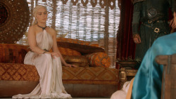 extant_GameOfThrones_3x07-TheBearAndTheMaidenFair_2316