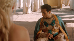 extant_GameOfThrones_3x07-TheBearAndTheMaidenFair_2330
