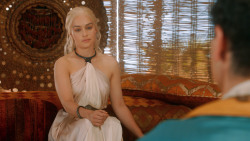 extant_GameOfThrones_3x07-TheBearAndTheMaidenFair_2332