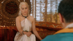 extant_GameOfThrones_3x07-TheBearAndTheMaidenFair_2338