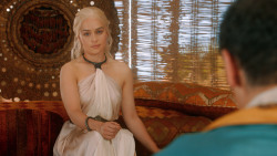 extant_GameOfThrones_3x07-TheBearAndTheMaidenFair_2339