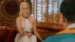 extant_GameOfThrones_3x07-TheBearAndTheMaidenFair_2341