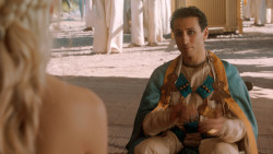 extant_GameOfThrones_3x07-TheBearAndTheMaidenFair_2348