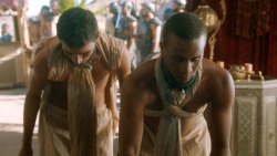 extant_GameOfThrones_3x07-TheBearAndTheMaidenFair_2365