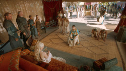 extant_GameOfThrones_3x07-TheBearAndTheMaidenFair_2377