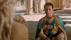 extant_GameOfThrones_3x07-TheBearAndTheMaidenFair_2404