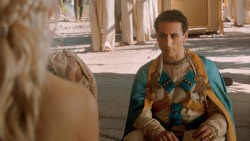 extant_GameOfThrones_3x07-TheBearAndTheMaidenFair_2408