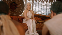 extant_GameOfThrones_3x07-TheBearAndTheMaidenFair_2416