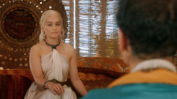 extant_GameOfThrones_3x07-TheBearAndTheMaidenFair_2430