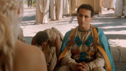 extant_GameOfThrones_3x07-TheBearAndTheMaidenFair_2432