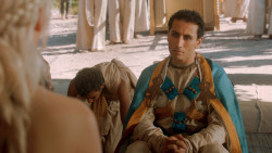 extant_GameOfThrones_3x07-TheBearAndTheMaidenFair_2436