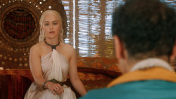 extant_GameOfThrones_3x07-TheBearAndTheMaidenFair_2437