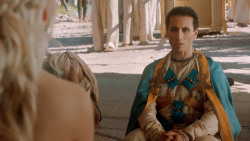 extant_GameOfThrones_3x07-TheBearAndTheMaidenFair_2471