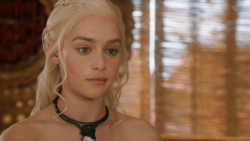 extant_GameOfThrones_3x07-TheBearAndTheMaidenFair_2475