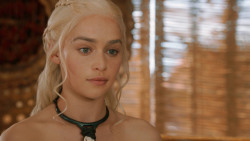 extant_GameOfThrones_3x07-TheBearAndTheMaidenFair_2476