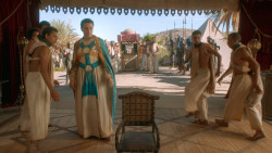 extant_GameOfThrones_3x07-TheBearAndTheMaidenFair_2540