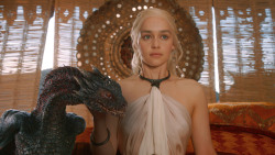 extant_GameOfThrones_3x07-TheBearAndTheMaidenFair_2615