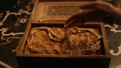extant_GameOfThrones_3x07-TheBearAndTheMaidenFair_2627