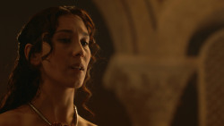 extant_GameOfThrones_3x07-TheBearAndTheMaidenFair_2730