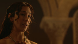 extant_GameOfThrones_3x07-TheBearAndTheMaidenFair_2748