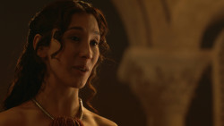 extant_GameOfThrones_3x07-TheBearAndTheMaidenFair_2751