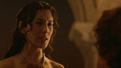 extant_GameOfThrones_3x07-TheBearAndTheMaidenFair_2796