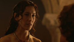 extant_GameOfThrones_3x07-TheBearAndTheMaidenFair_2797