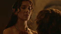 extant_GameOfThrones_3x07-TheBearAndTheMaidenFair_2818