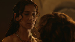 extant_GameOfThrones_3x07-TheBearAndTheMaidenFair_2830