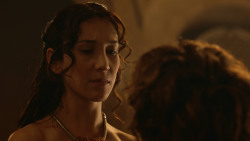 extant_GameOfThrones_3x07-TheBearAndTheMaidenFair_2831