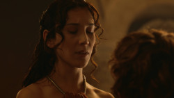 extant_GameOfThrones_3x07-TheBearAndTheMaidenFair_2834
