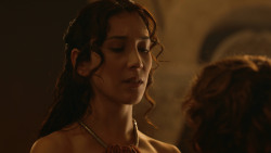 extant_GameOfThrones_3x07-TheBearAndTheMaidenFair_2835