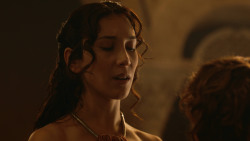 extant_GameOfThrones_3x07-TheBearAndTheMaidenFair_2836