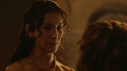 extant_GameOfThrones_3x07-TheBearAndTheMaidenFair_2849