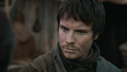 extant_GameOfThrones_3x07-TheBearAndTheMaidenFair_3055